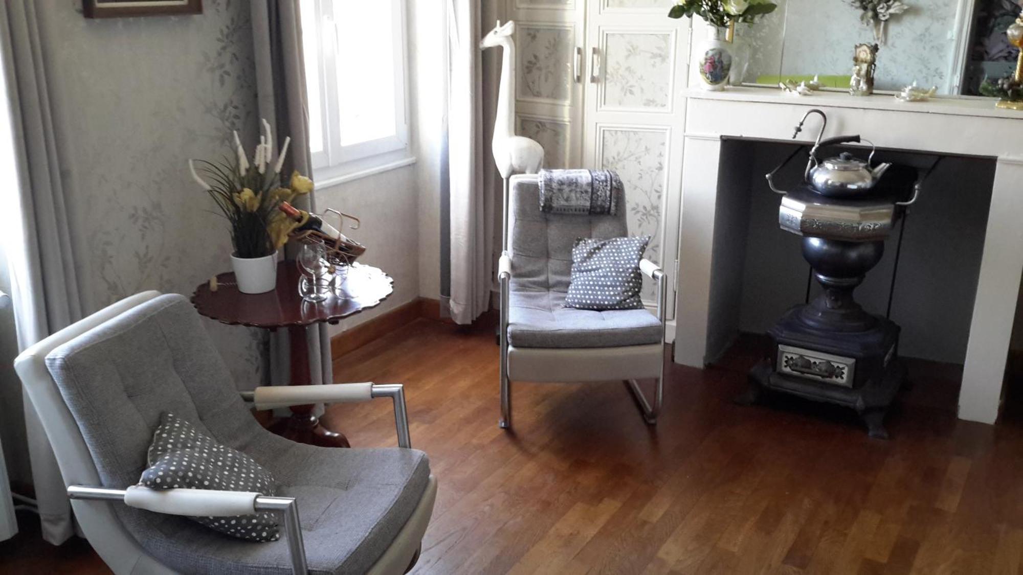 Saint-Bonnet-Tronçais Le Voyageur B&B 외부 사진