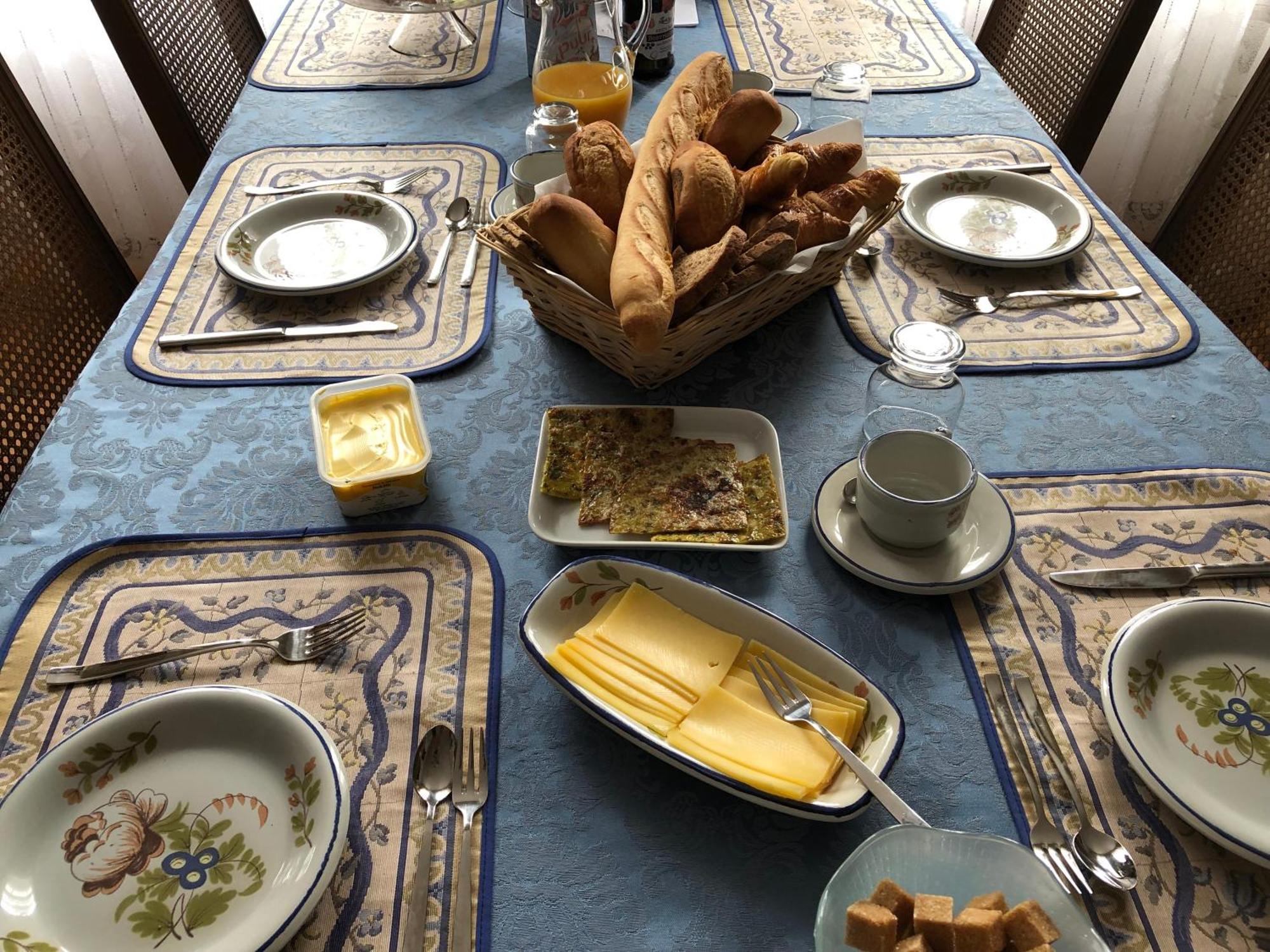 Saint-Bonnet-Tronçais Le Voyageur B&B 외부 사진